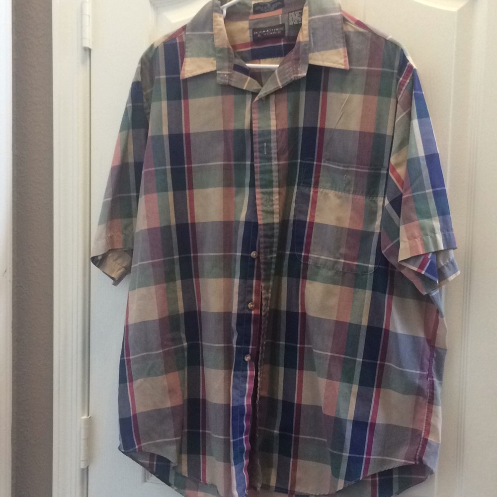 FINAL MARKDOWN Men’s roundtree and Yorke sport shirt extra large